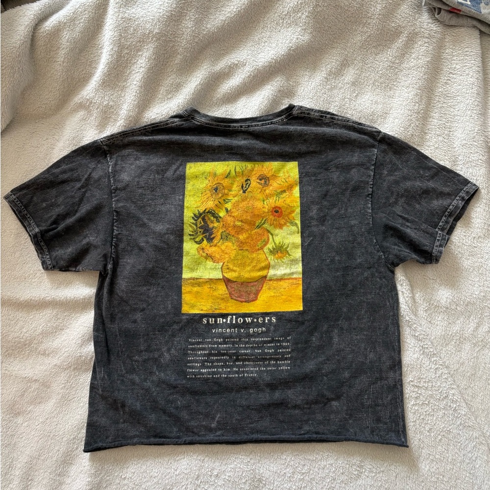 💛Dark Gray Cropped Tee Van Gogh Sunflowers🌻